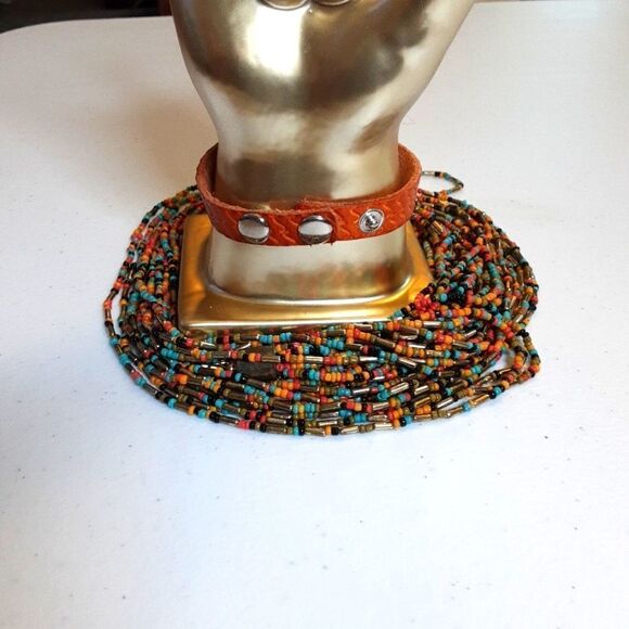 Vintage Tooled Boho Leather Bracelet 7.5-8.5"‎ - Picture 2 of 3